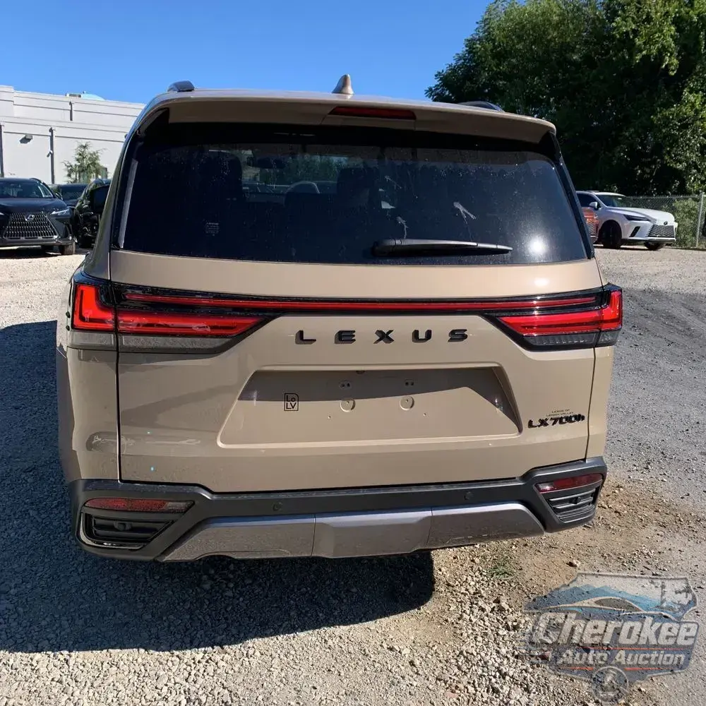 2025 Lexus LX 700h Overtrail