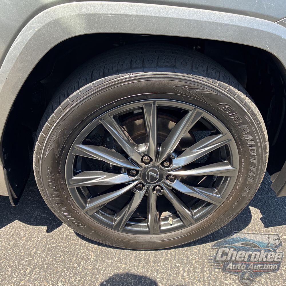 2023 Lexus LX 600 F SPORT Handling