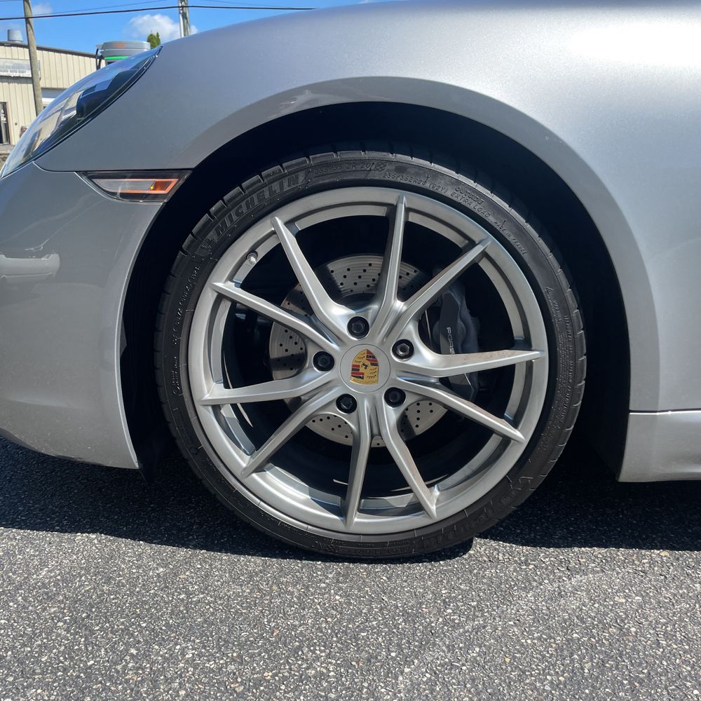 2018 Porsche 718 Cayman Base