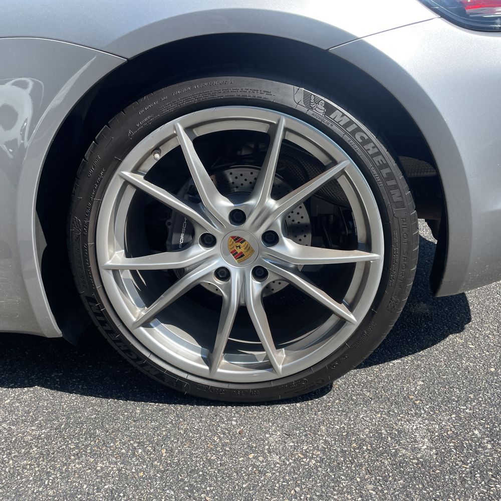 2018 Porsche 718 Cayman Base