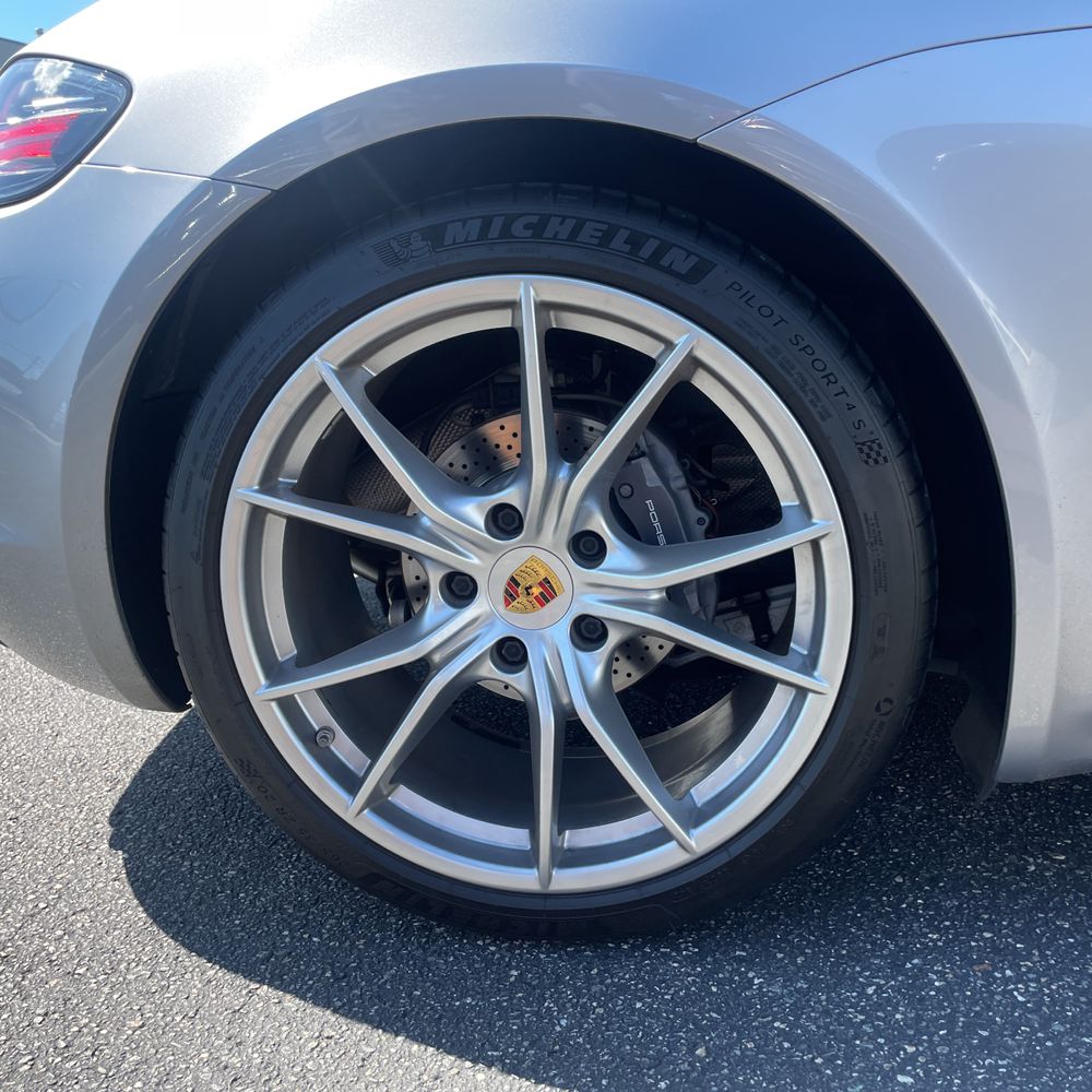 2018 Porsche 718 Cayman Base