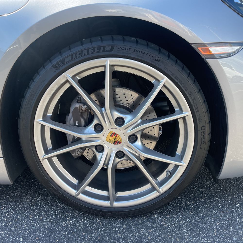 2018 Porsche 718 Cayman Base