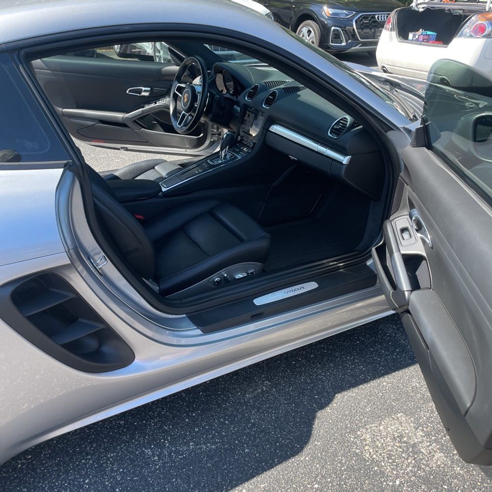 2018 Porsche 718 Cayman Base