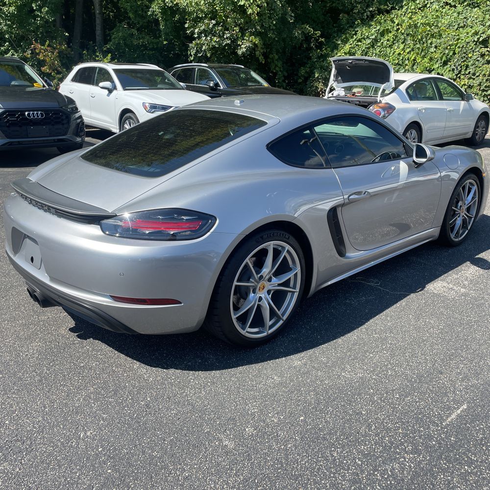 2018 Porsche 718 Cayman Base