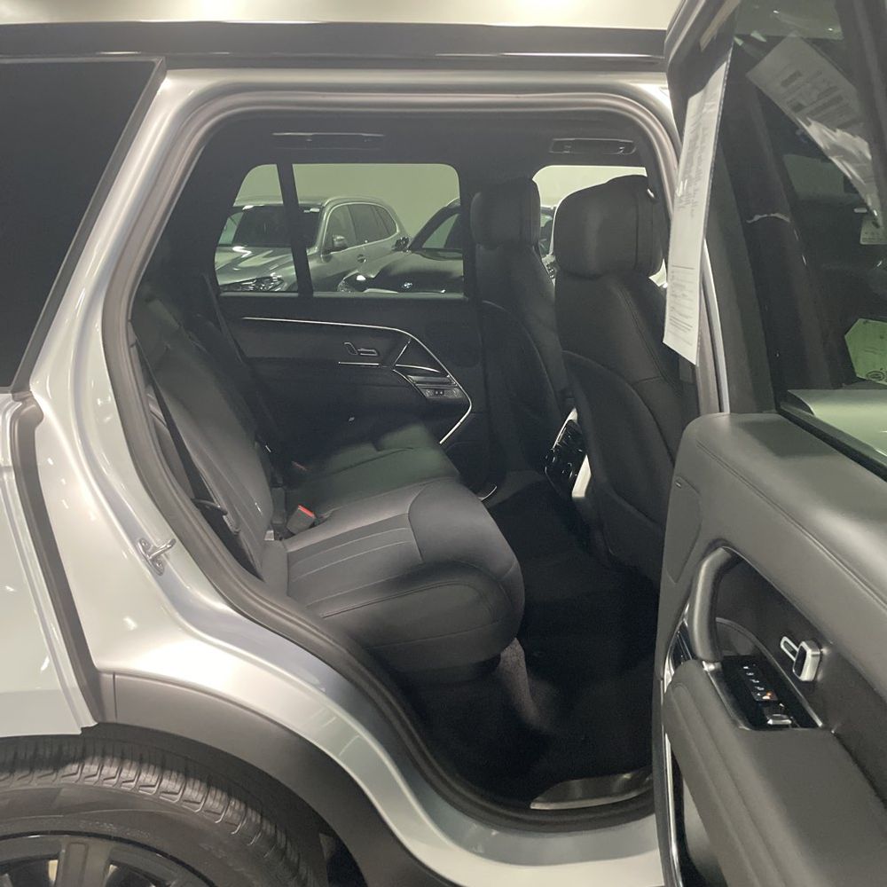 2023 Land Rover Range Rover P530 SE