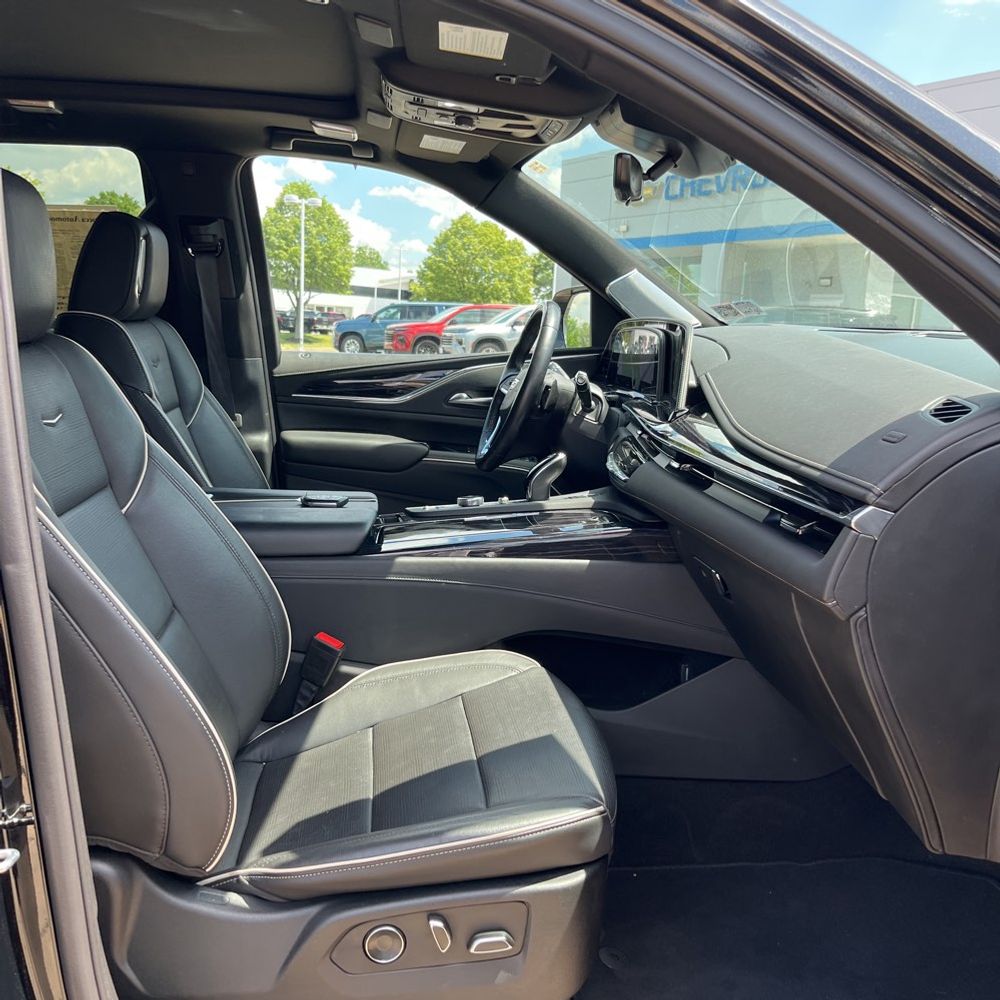2023 Cadillac Escalade Sport