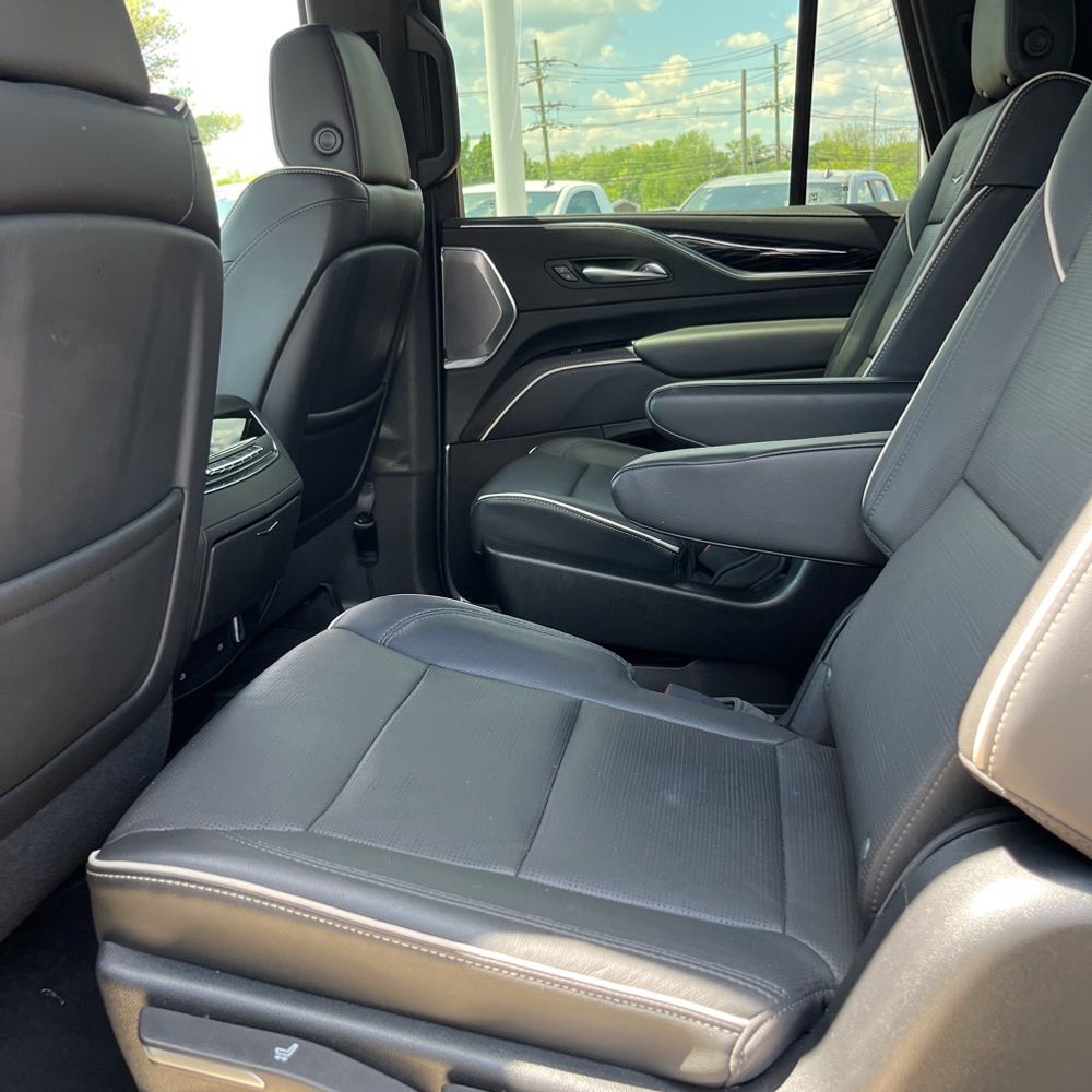2023 Cadillac Escalade Sport