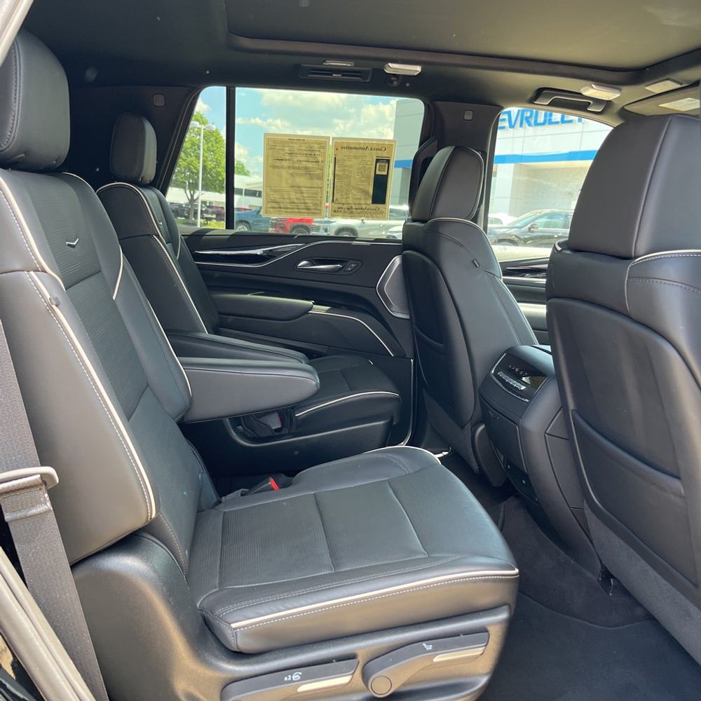 2023 Cadillac Escalade Sport