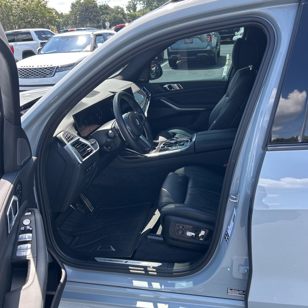 2025 BMW X7 XDrive40i