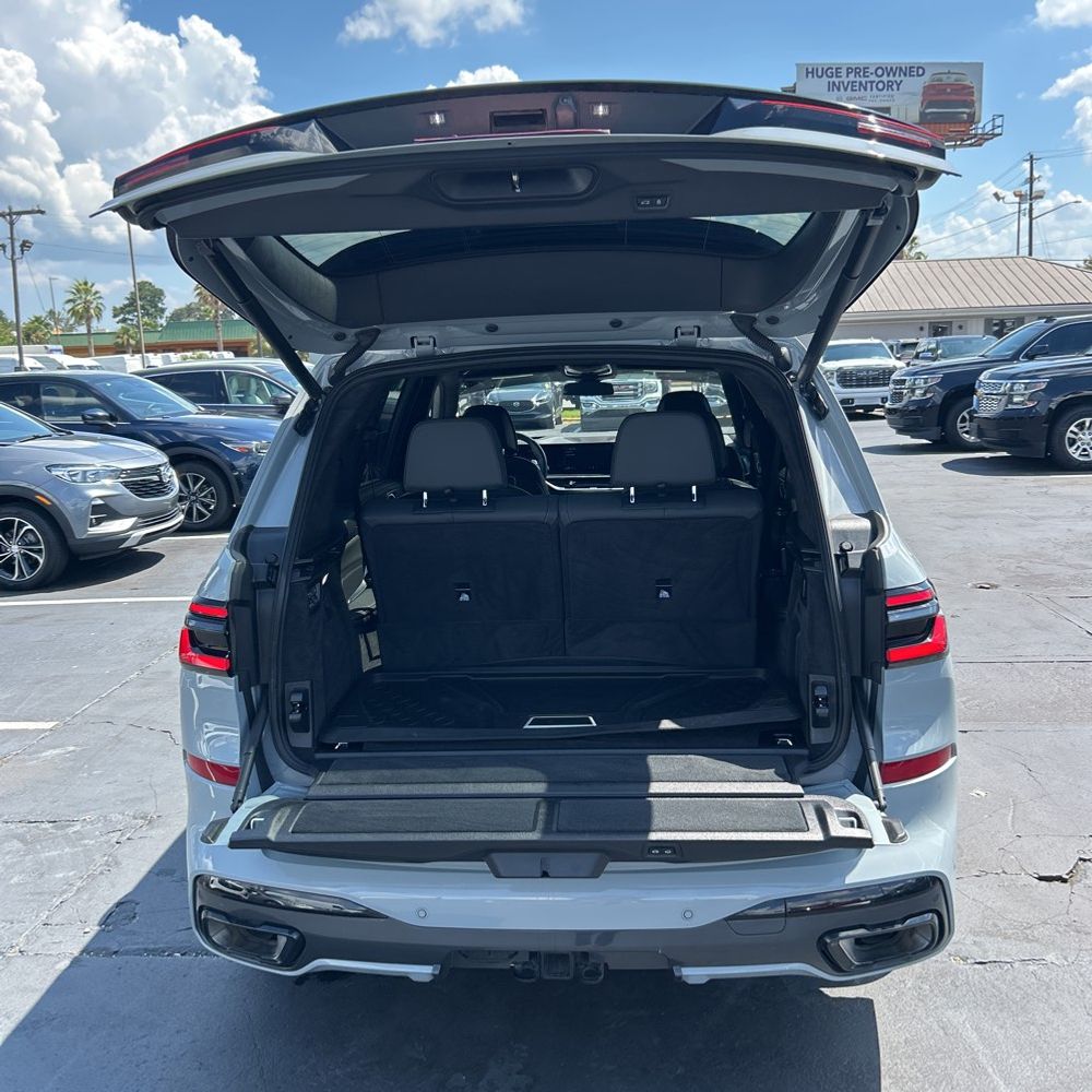 2025 BMW X7 XDrive40i