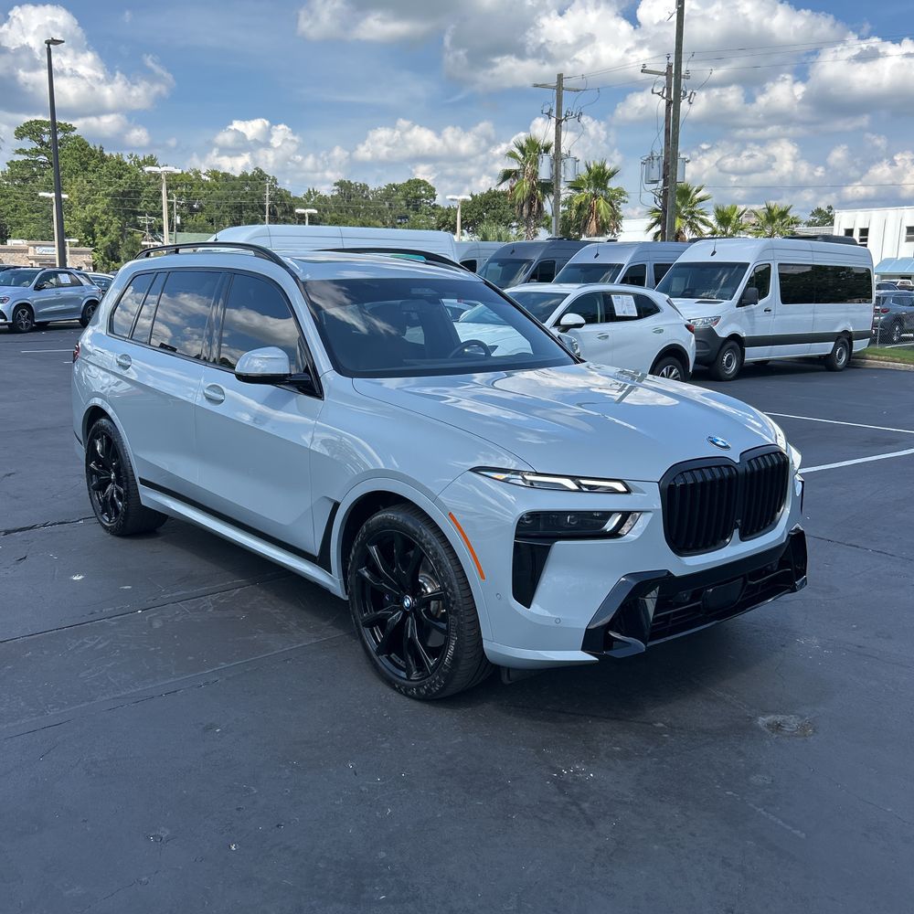 2025 BMW X7 XDrive40i