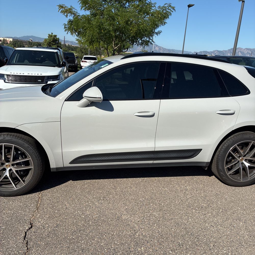 2024 Porsche Macan Base