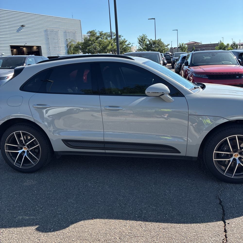 2024 Porsche Macan Base