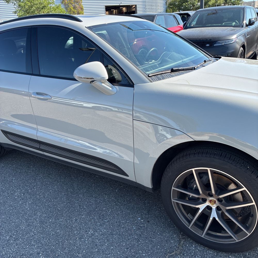 2024 Porsche Macan Base