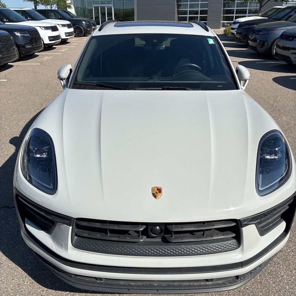 2024 Porsche Macan Base