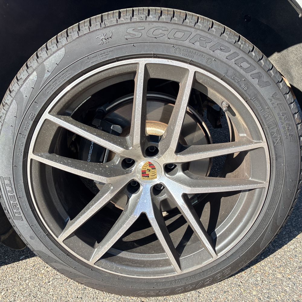 2024 Porsche Macan Base
