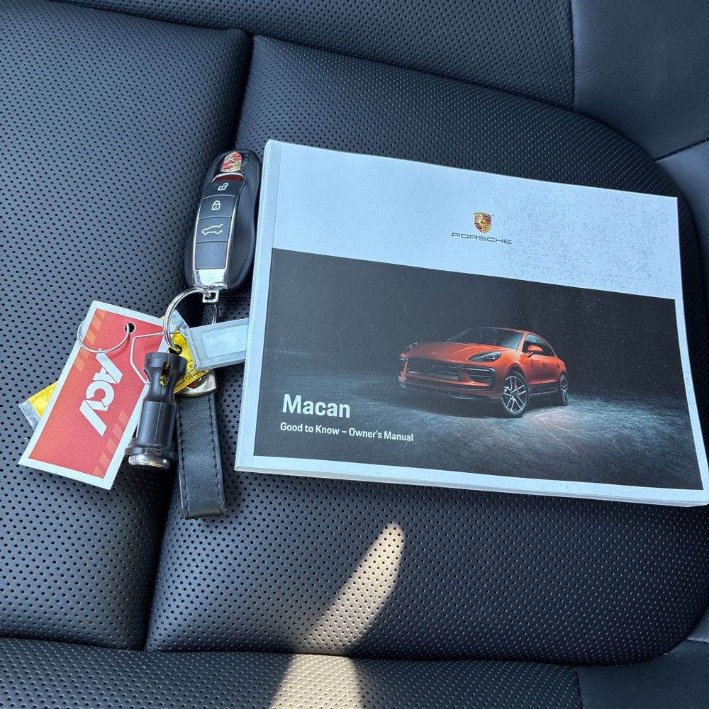 2024 Porsche Macan Base