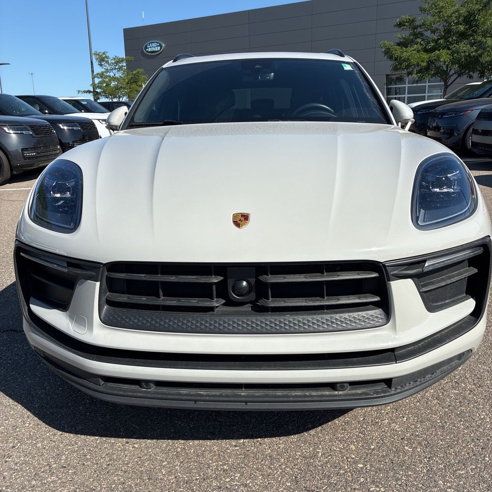 2024 Porsche Macan Base