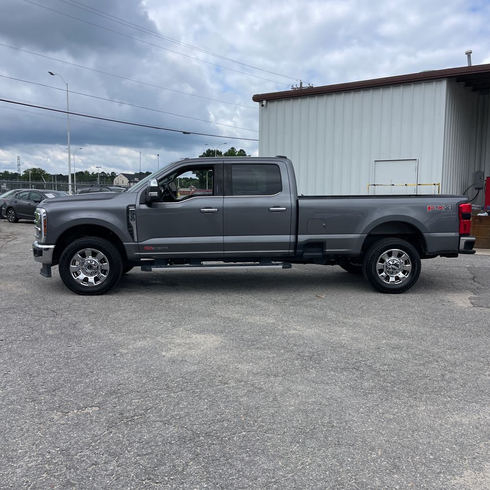 2024 Ford F-350 Super Duty Lariat