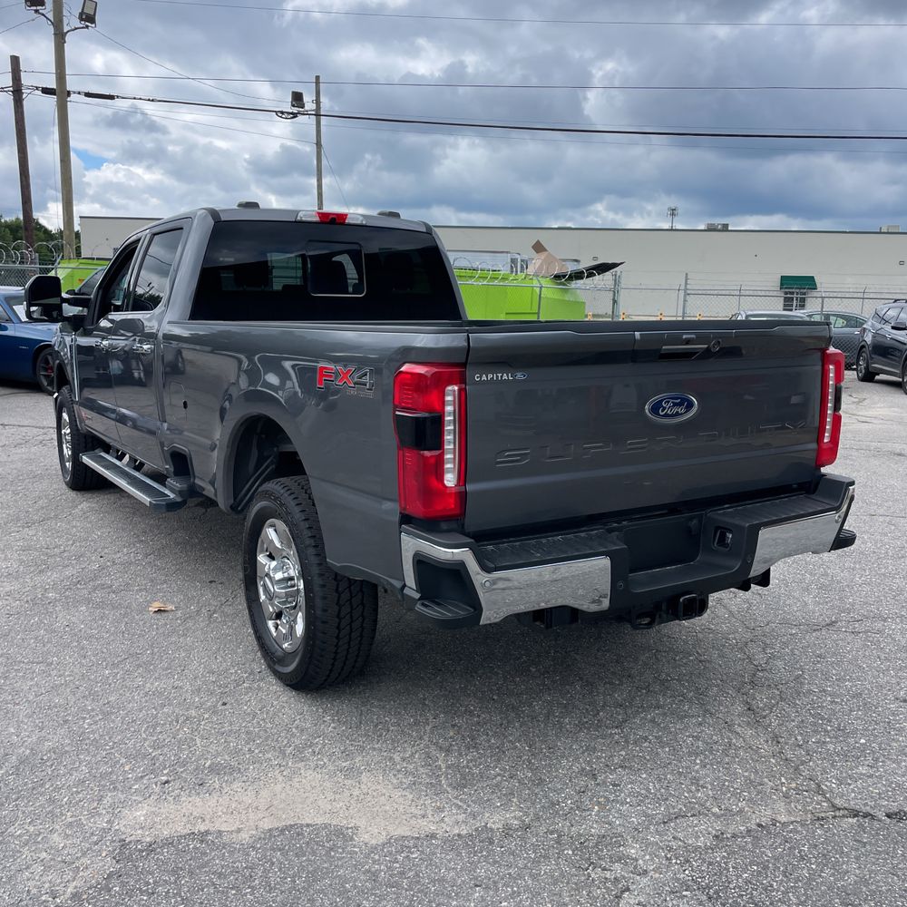 2024 Ford F-350 Super Duty Lariat
