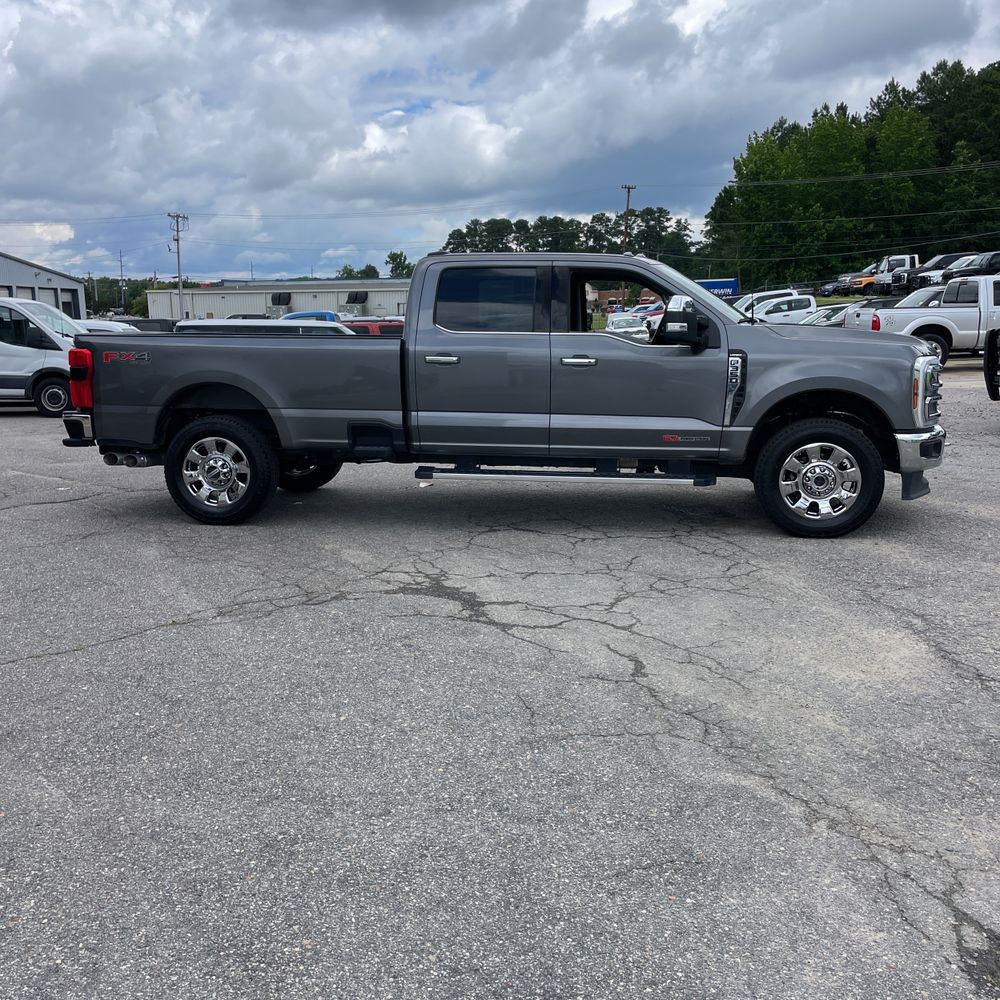 2024 Ford F-350 Super Duty Lariat
