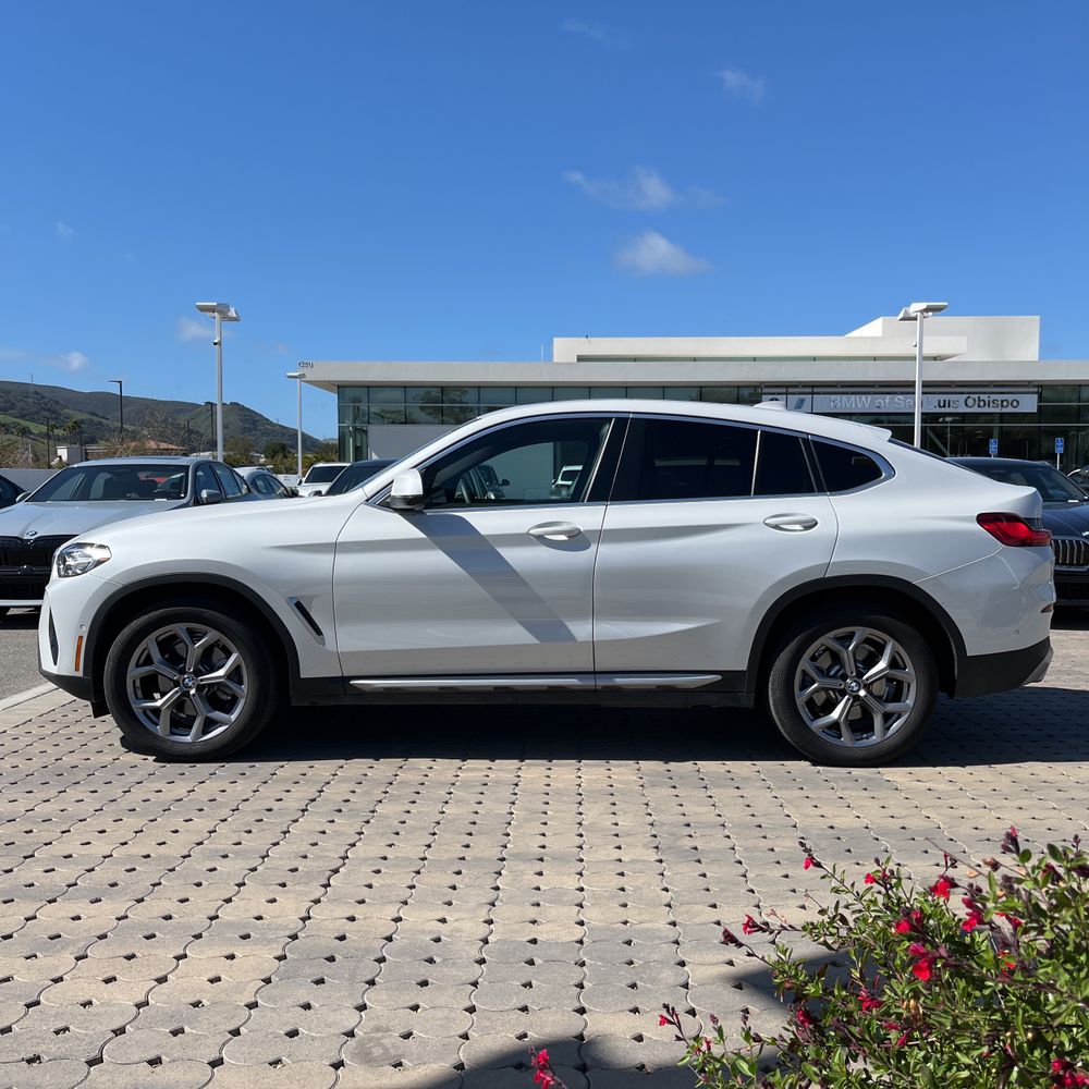 2025 BMW X4 XDrive30i