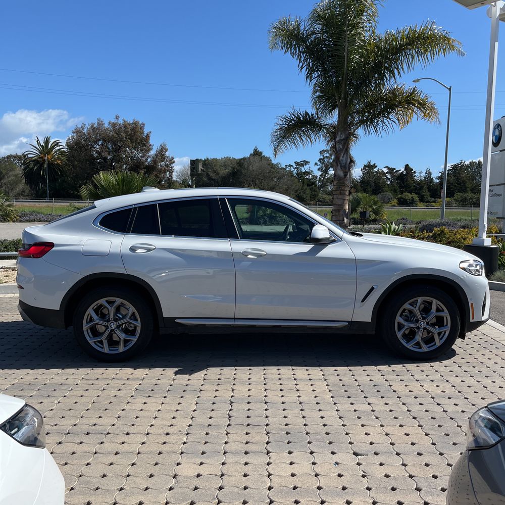 2025 BMW X4 XDrive30i