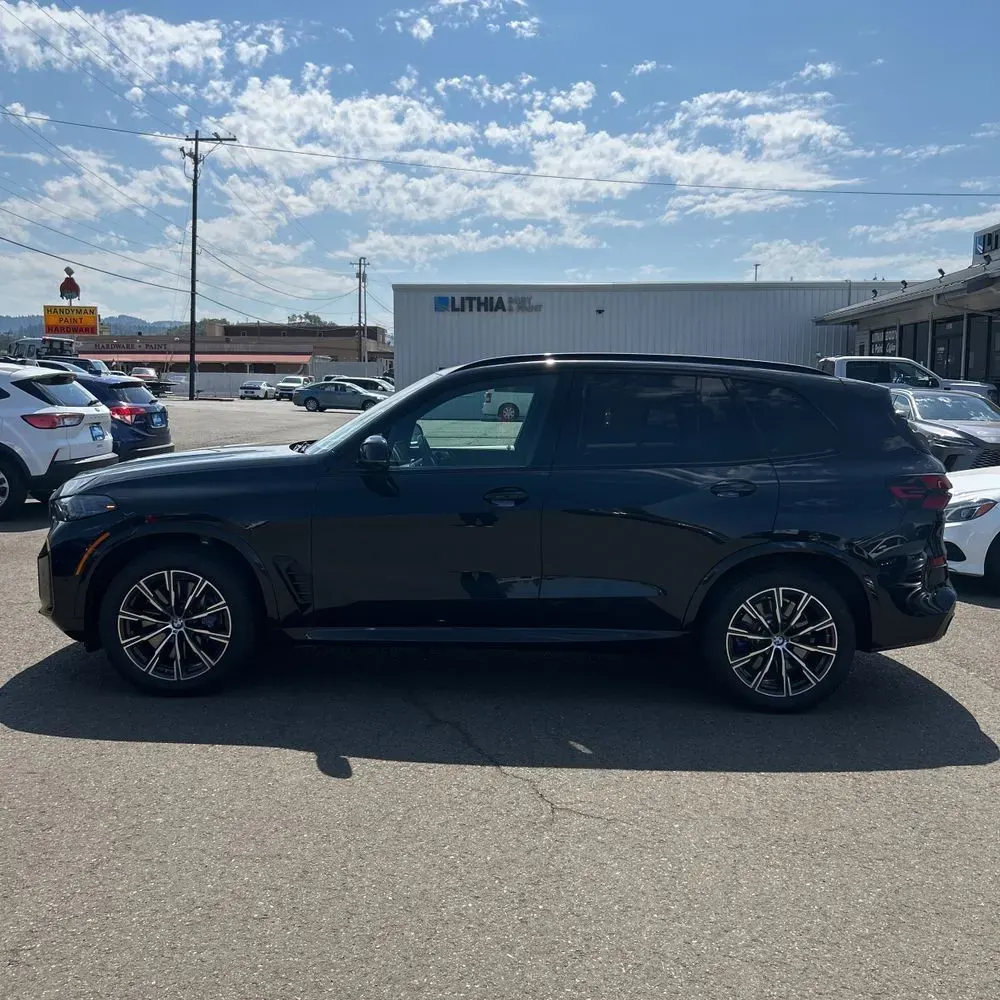 2024 BMW X5 M60i