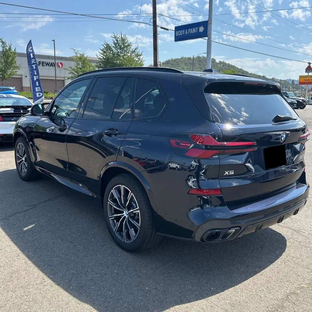 2024 BMW X5 M60i