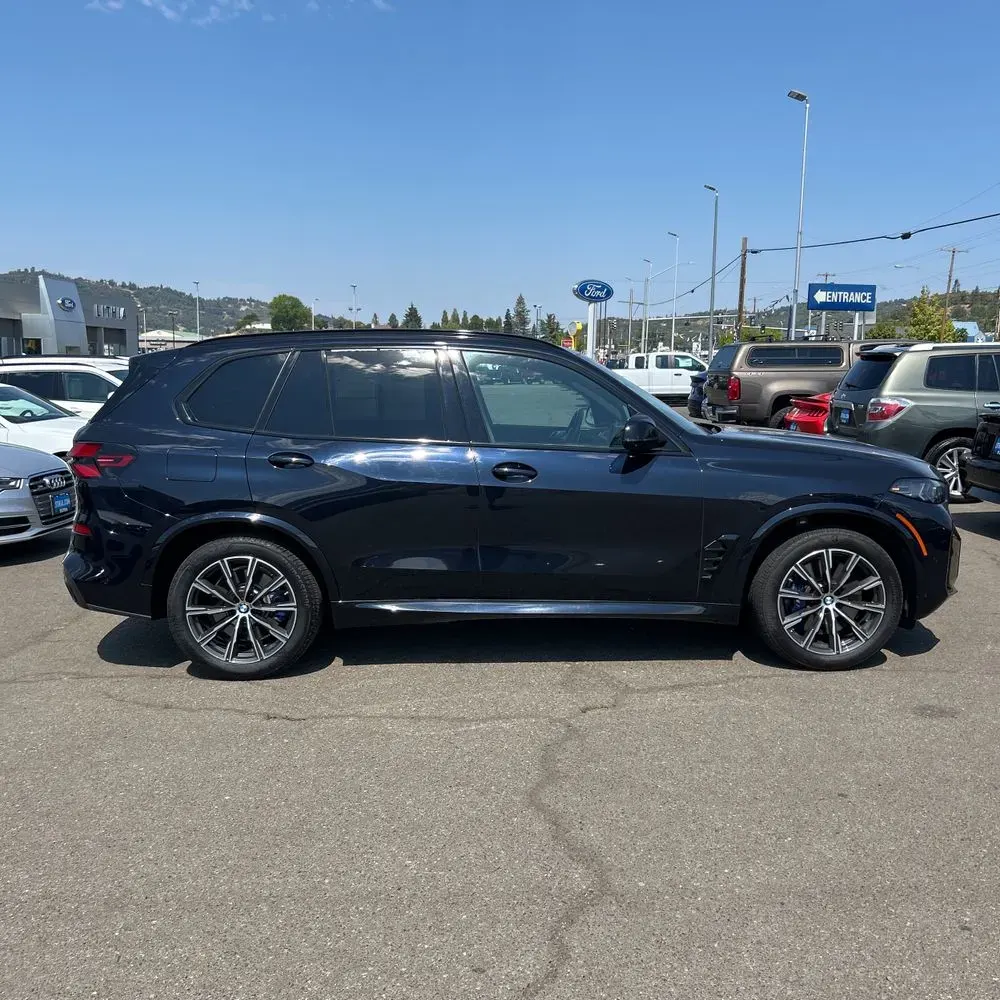 2024 BMW X5 M60i