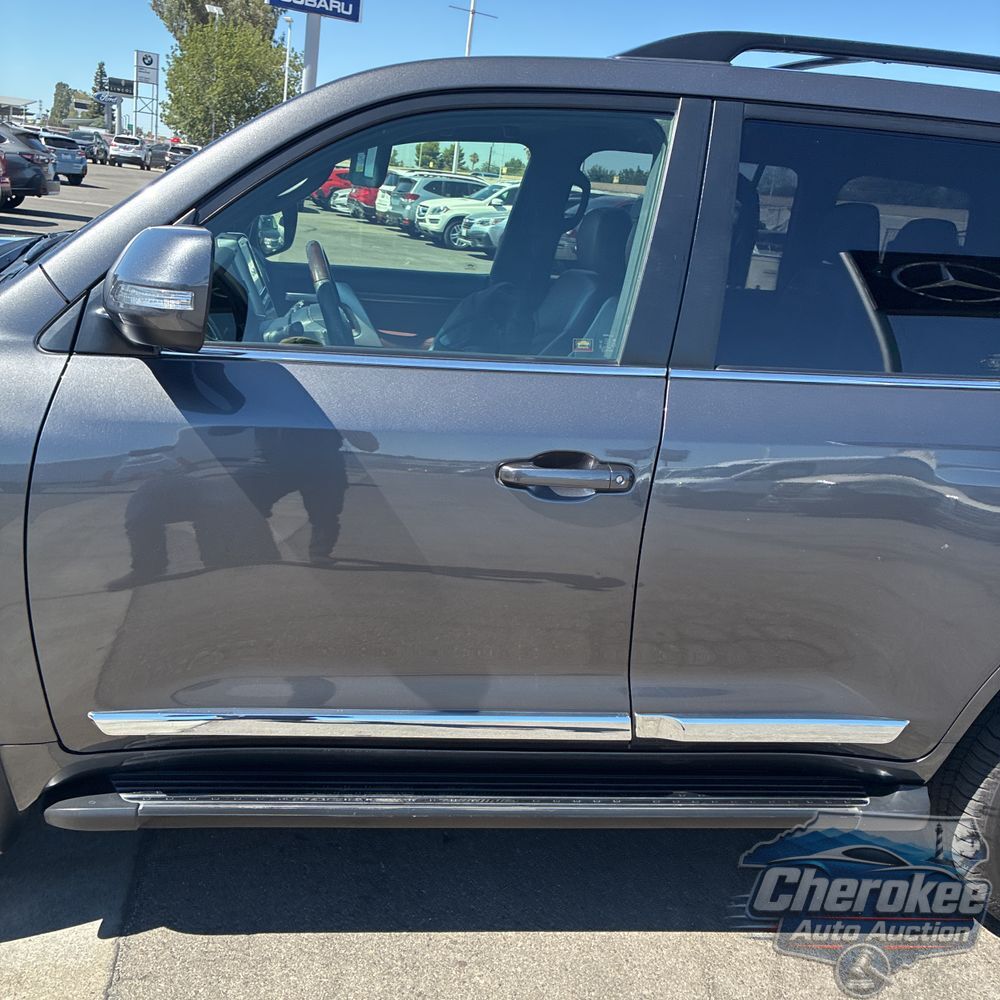 2018 Toyota Land Cruiser Base