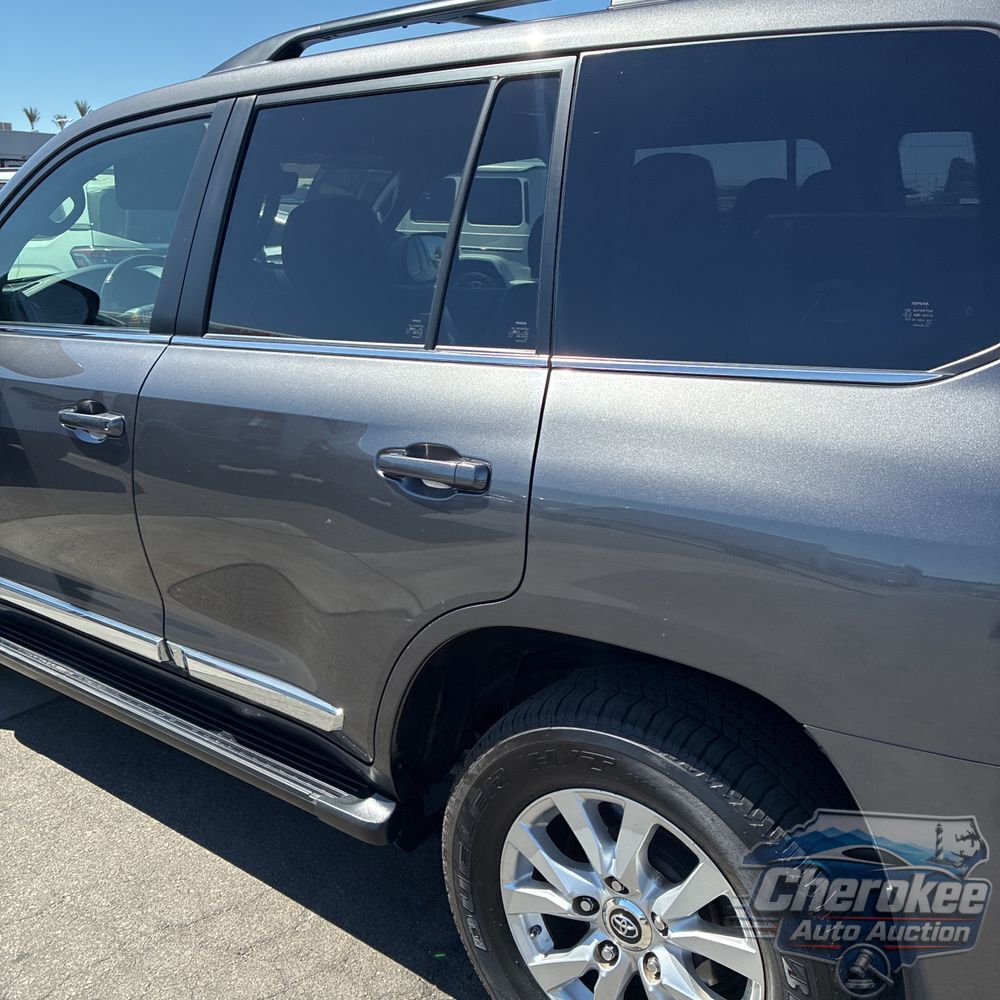 2018 Toyota Land Cruiser Base