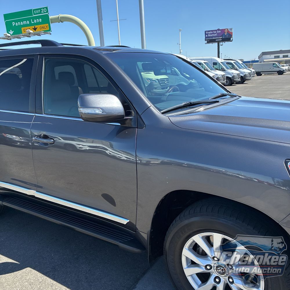 2018 Toyota Land Cruiser Base