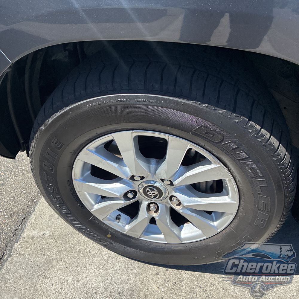 2018 Toyota Land Cruiser Base