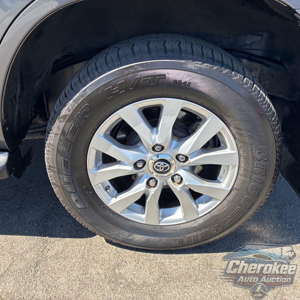 2018 Toyota Land Cruiser Base