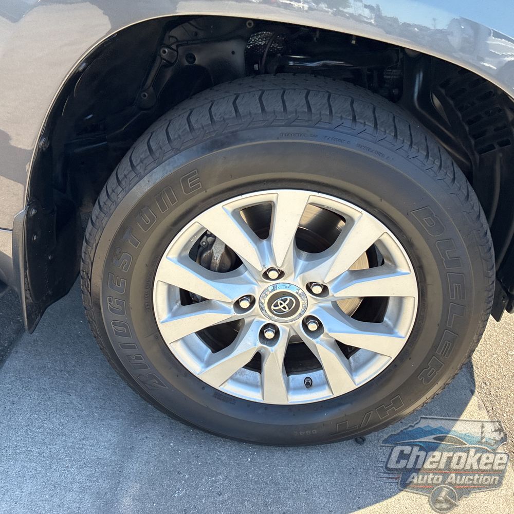 2018 Toyota Land Cruiser Base