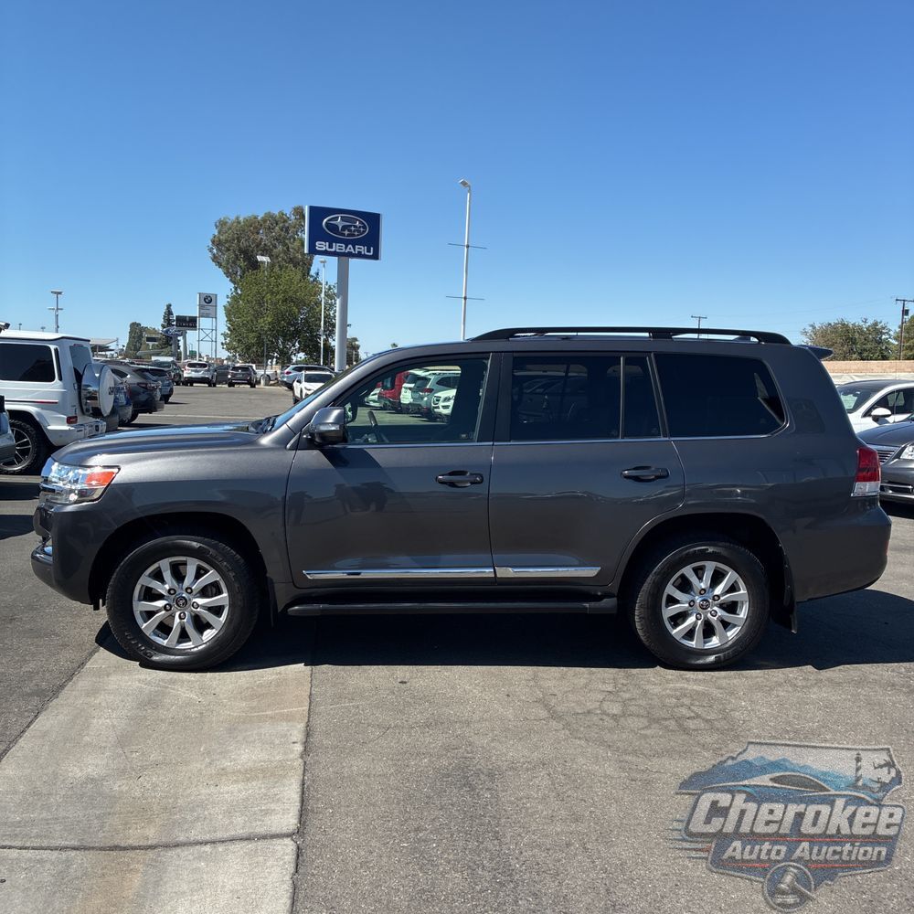 2018 Toyota Land Cruiser Base