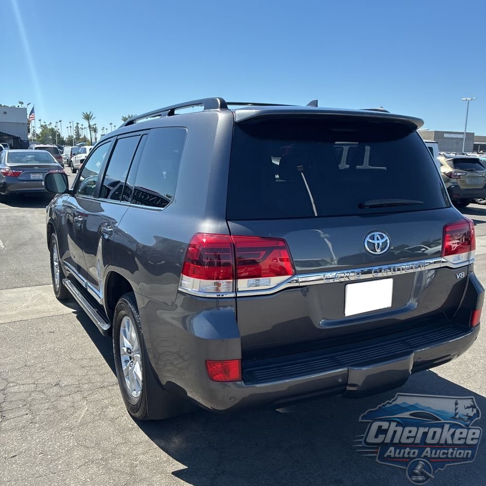 2018 Toyota Land Cruiser Base