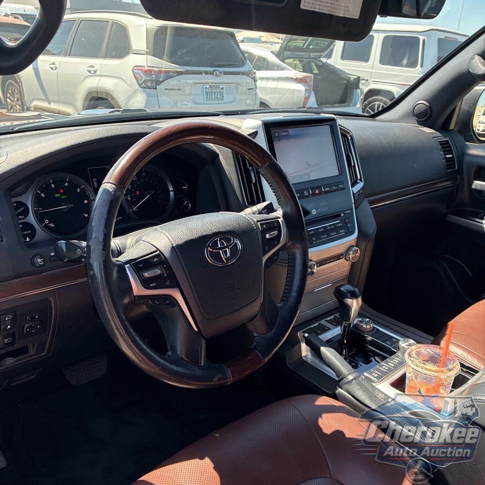 2018 Toyota Land Cruiser Base