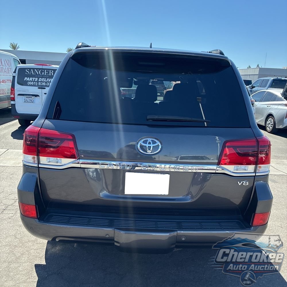 2018 Toyota Land Cruiser Base