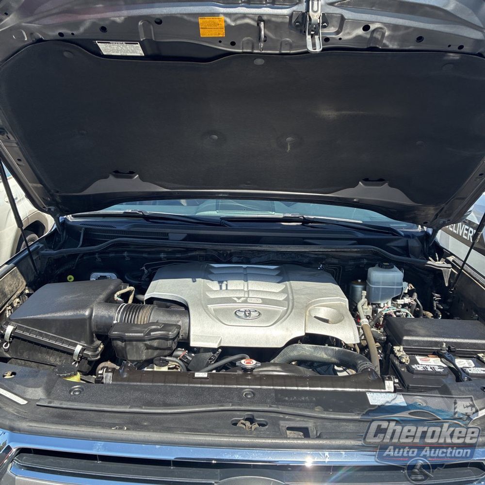 2018 Toyota Land Cruiser Base