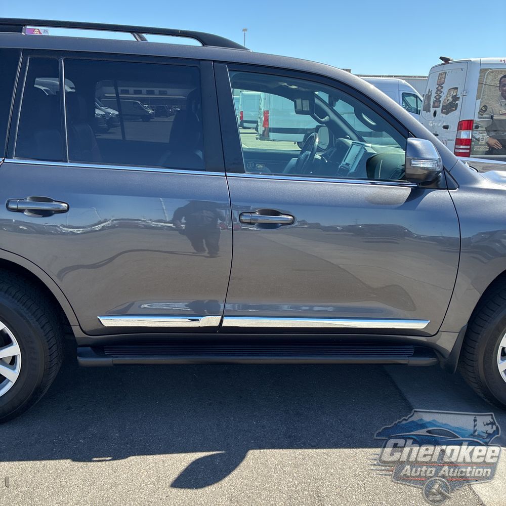 2018 Toyota Land Cruiser Base