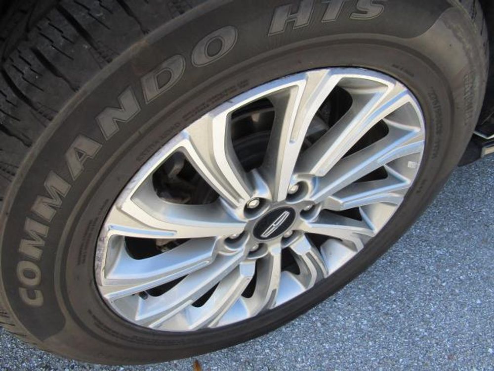 2023 Lincoln Navigator Standard