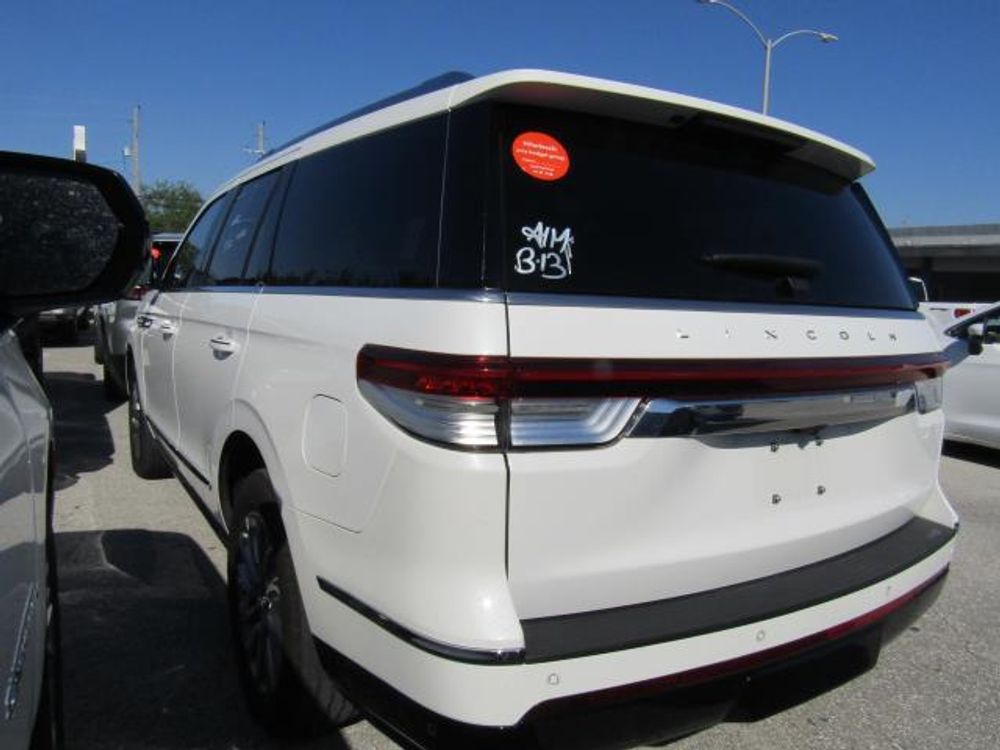 2023 Lincoln Navigator Standard