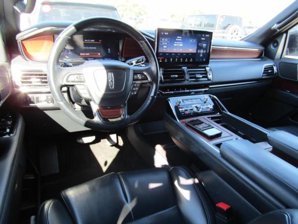 2023 Lincoln Navigator Standard