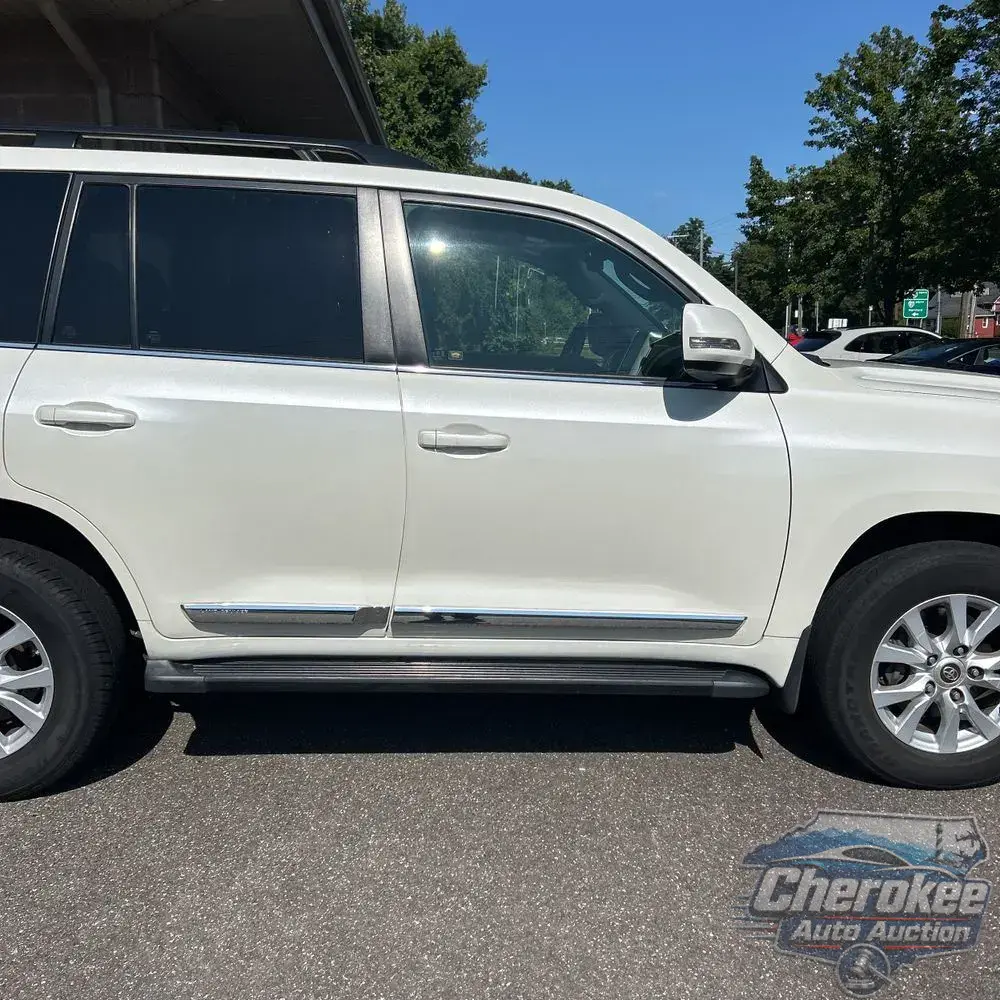 2019 Toyota Land Cruiser Base