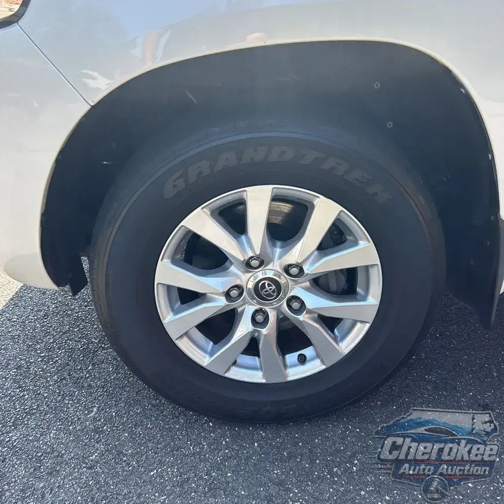 2019 Toyota Land Cruiser Base
