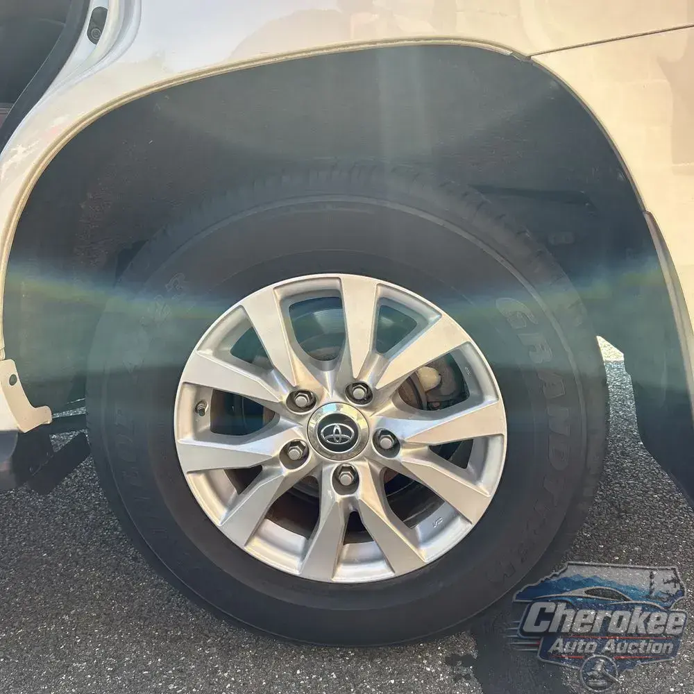 2019 Toyota Land Cruiser Base