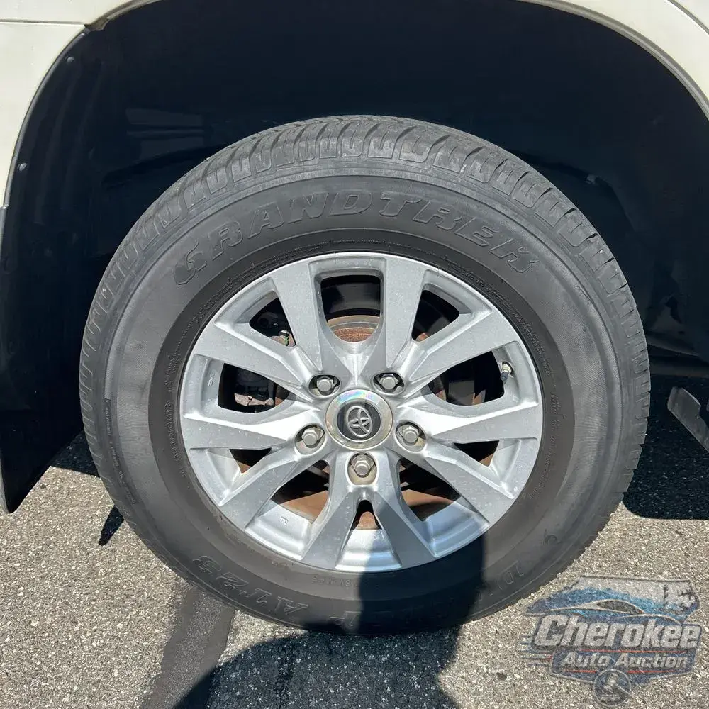 2019 Toyota Land Cruiser Base