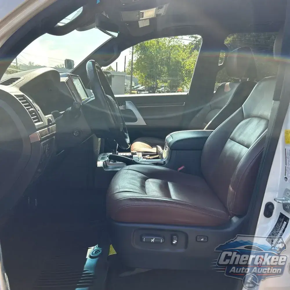 2019 Toyota Land Cruiser Base